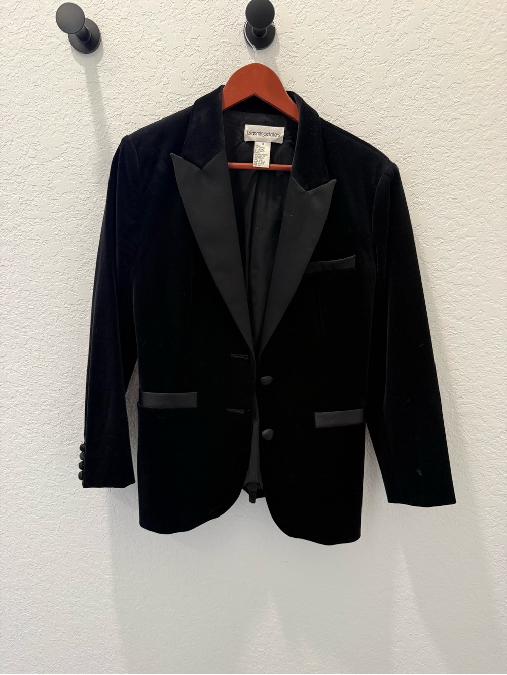 Bloomingdale's Black Velvet Tuxedo Blazer